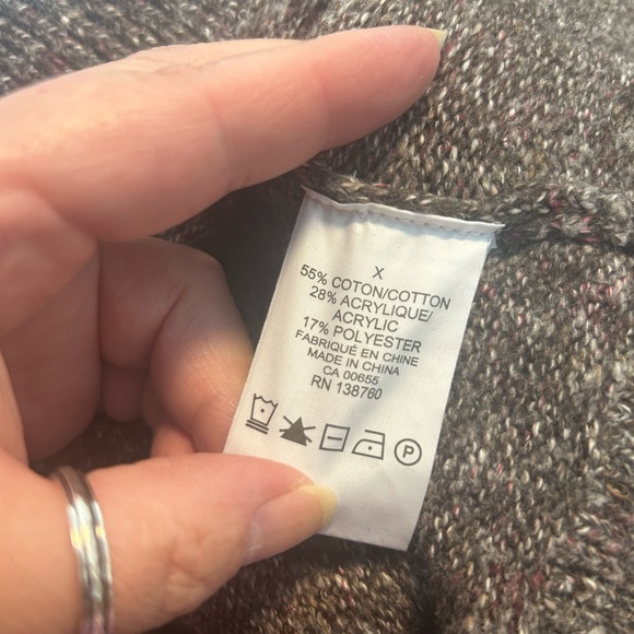 Boyfriend Sweater w/Hood & Front Pocket - Picture 6 of 7